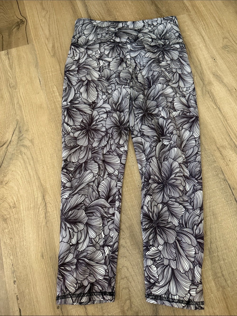 Floral Print Leggings - Black & White